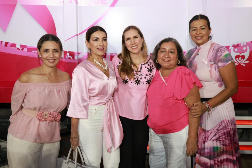 Atenea Gómez Ricalde encabeza el Encendido Rosa 2025 en Isla Mujeres para fortalecer la prevención y la lucha contra el cáncer de mama