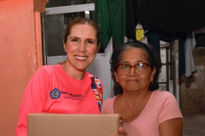 Atenea Gómez Ricalde fortalece el programa “Isleña de Corazón” con recorridos y entrega directa de apoyos alimentarios