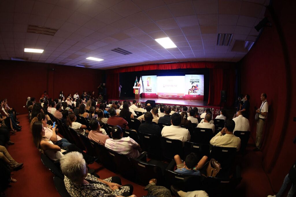 Tepy Gutiérrez presenta su 1er Informe Legislativo   