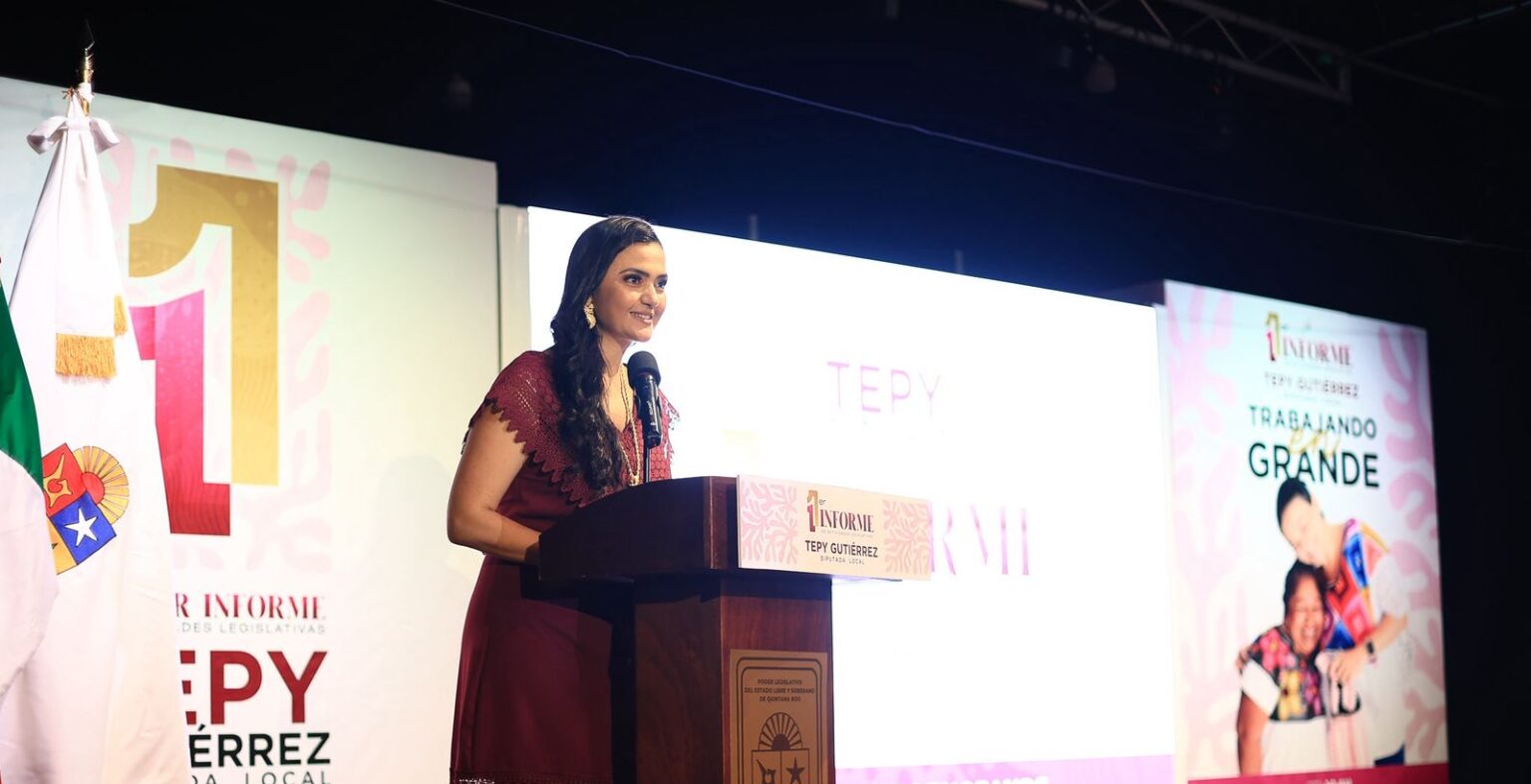 TEPY GUTIÉRREZ Primer Informe Legislativo Con una atmósfera de emoción y orgullo compartido, la diputada Tepy Gutiérrez, presidenta de la Comisión de Turismo en el Congreso del Estado, rindió su Primer Informe de Actividades Legislativas, un acto de rendición de cuentas que reflejó el compromiso, la cercanía y la fuerza transformadora de la Cuarta Transformación en Quintana Roo. Bajo el liderazgo de la presidenta Claudia Sheinbaum y la gobernadora Mara Lezama, Tepy reafirmó que “estoy aquí para mirarles a los ojos y decirles: estoy cumpliendo, y no les voy a fallar”, frase con la que abrió un evento que destacó por su emotividad, unidad y fortaleza colectiva. En presencia del pueblo, familia, diputadas y diputados, líderes, consejeros y militantes de MORENA, la diputada compartió los avances legislativos, sociales y de gestión que han marcado su labor, recordando que la transformación se construye todos los días, con hechos y con el pueblo al centro de las decisiones. En un ambiente de gratitud, Tepy expresó que “cada punto de llegada es un punto de partida hacia nuevos horizontes”, reconociendo que el éxito de este primer informe es solo el inicio de una nueva etapa de trabajo y compromiso. Con un profundo agradecimiento, finalmente, la legisladora reconoció que cada paso dado tiene un sentido más profundo. “Nada de esto sería posible sin la guía de Dios. A lo largo de los años, Tepy Gutiérrez ha dejado su sello de empatía y compromiso social a través de programas de gran impacto que han beneficiado a más de 760 personas en Quintana Roo. Iniciativas como “Rueda Alto”, con la entrega masiva de sillas de ruedas todo terreno; “Emprende Mujer”, que en el marco del Día de la Mujer Emprendedora brindó apoyo y acompañamiento a mujeres que impulsan sus propios proyectos; y “El Poder del Amor #TQM”, una jornada realizada en el marco del Día del Amor y la Amistad para otorgar apoyos a familias en los rubros de salud, deporte y educación. Asimismo, el “Yupi Yaya Fest”, celebrado en el marco del Día Mundial del Libro y del Día del Niño, fomenta el amor por la lectura en la niñez; mientras que “Honremos su Legado”, en conmemoración del Día del Adulto Mayor, reconoce y celebra la vida y enseñanza de nuestros abuelos. Cada uno de estos programas refleja la visión humanista y cercana de la diputada, quien ha hecho de la empatía, la inclusión y el bienestar social una forma de servir y transformar vidas desde el corazón del movimiento de la Cuarta Transformación.