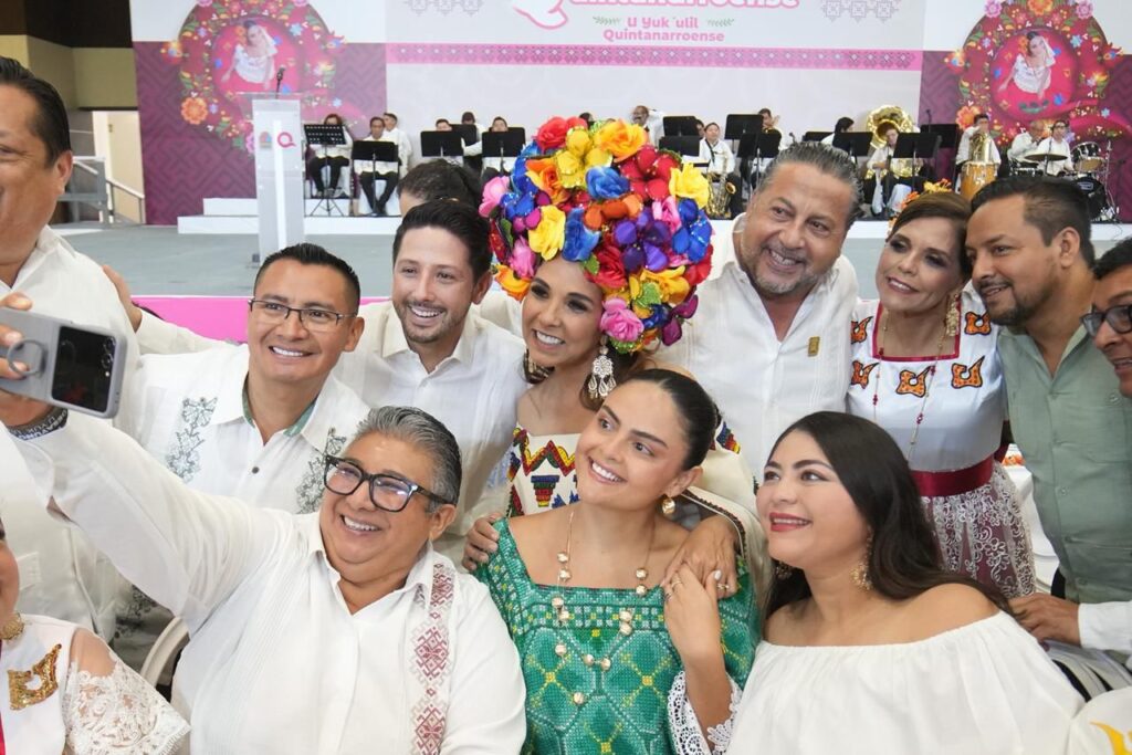 Renán Sánchez Tajonar destaca la unidad y solidaridad de Quintana Roo durante el Desayuno a la Quintanarroense 2025
