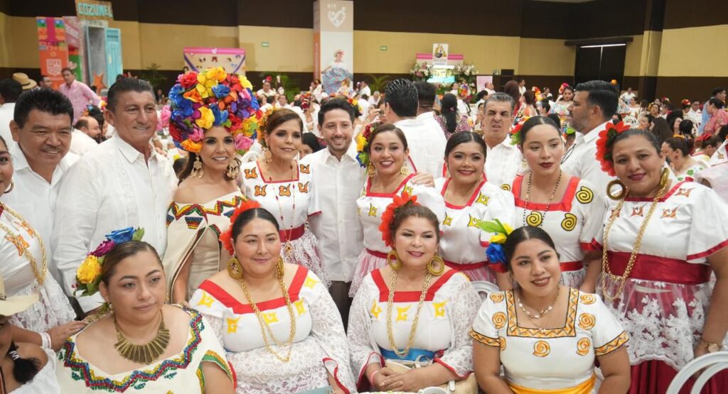 Renán Sánchez Tajonar destaca la unidad y solidaridad de Quintana Roo durante el Desayuno a la Quintanarroense 2025
