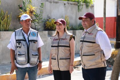 Atenea Gómez Ricalde supervisa la construcción de nuevos pozos pluviales en Isla Mujeres