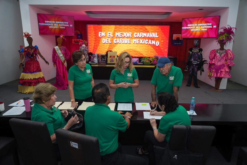 Reciben constancia candidatos a Reyes y Reinas del Carnaval de Cozumel 2026