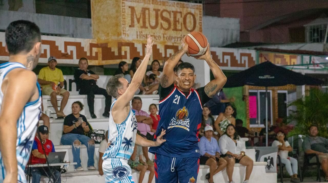 Gobierno de Isla Mujeres celebra triunfo de los “Caguameros” en la Liga Maya Basketball 40+ ante Playita Senior