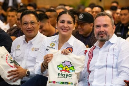 Inaugura Estefanía Mercado el Congreso Nacional de Bomberos, Playa del Carmen 2025