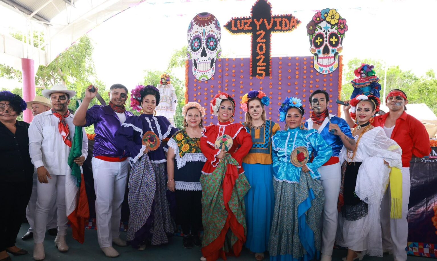 Gobierno Municipal celebra con orgullo el Hanal Pixán en la Zona Continental de Isla Mujeres