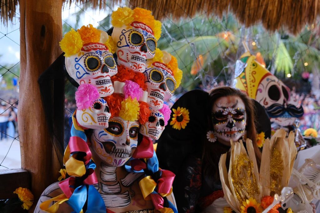 Mara Lezama celebra con el pueblo de Puerto Juárez el Janal Pixan 2025, una ofrenda viva a nuestras raíces mayas