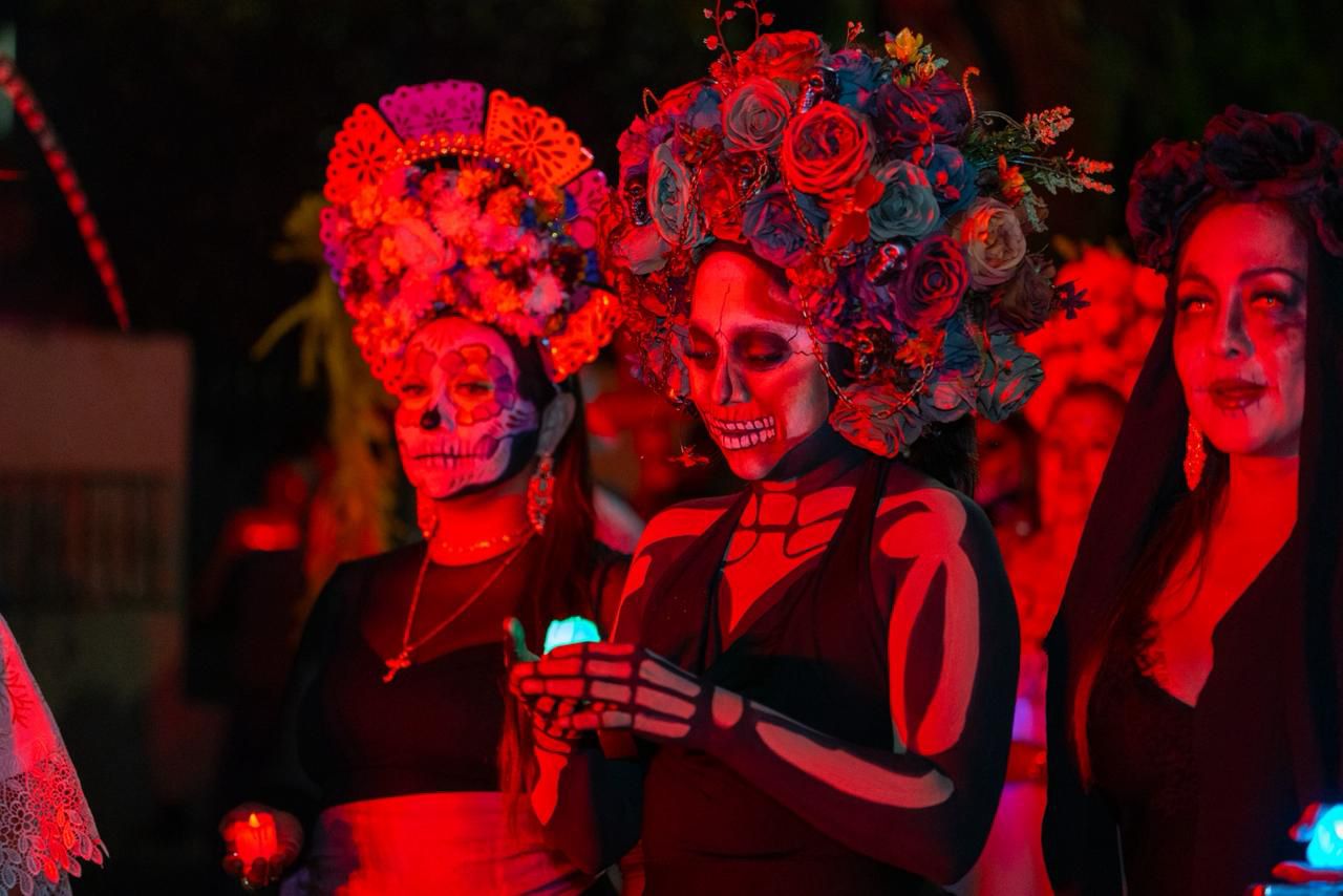 Janal Pixan reactiva economía de Felipe Carrillo Puerto: Familias disfrutan del paseo de las ánimas