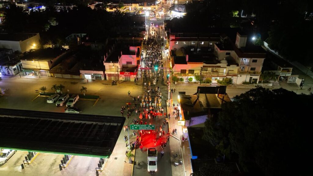 Janal Pixan reactiva economía de Felipe Carrillo Puerto: Familias disfrutan del paseo de las ánimas