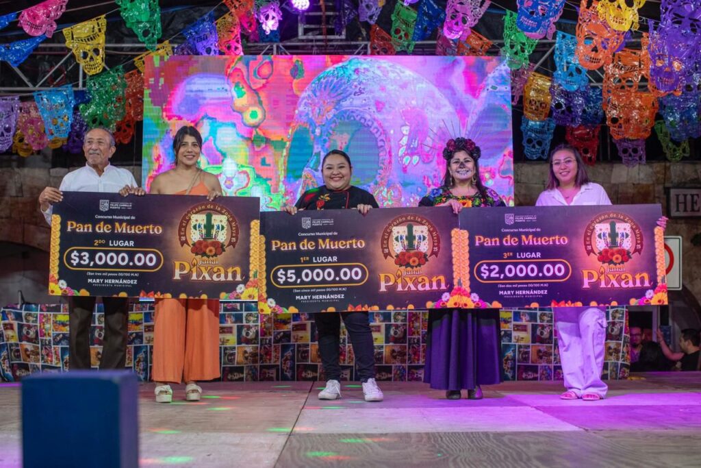 Espectacular cierre del Janal Pixan en Felipe Carrillo Puerto reune decena de familias