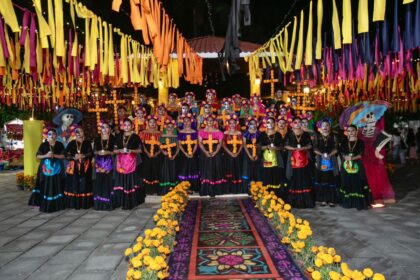 Espectacular cierre del Janal Pixan en Felipe Carrillo Puerto reune decena de familias