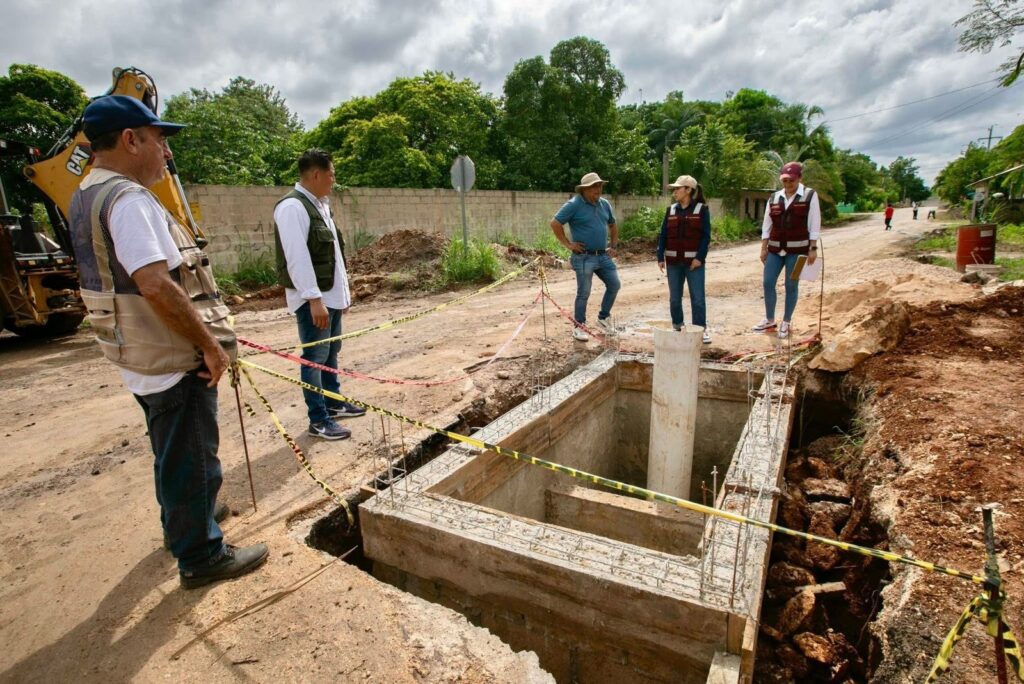 Mary Hernández supervisa arranque de pavimentación de calles en Felipe Carrillo Puerto