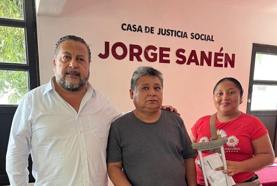 Jorge Sanén escucha y atiende al pueblo de Cancún en la Casa de la Justicia Social