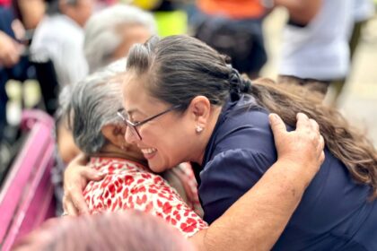 Diana Sosa supervisa entrega de apoyos alimentarios en Cozumel