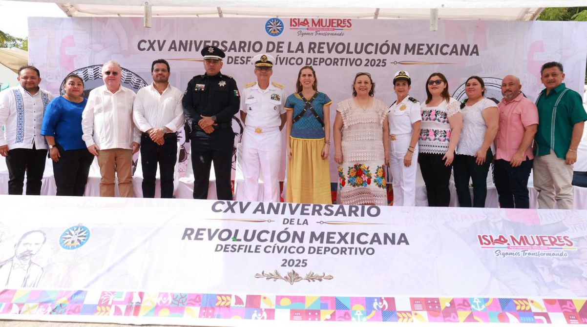Isla Mujeres celebra en unidad y con una nutrida participación el 115 Aniversario de la Revolución Mexicana
