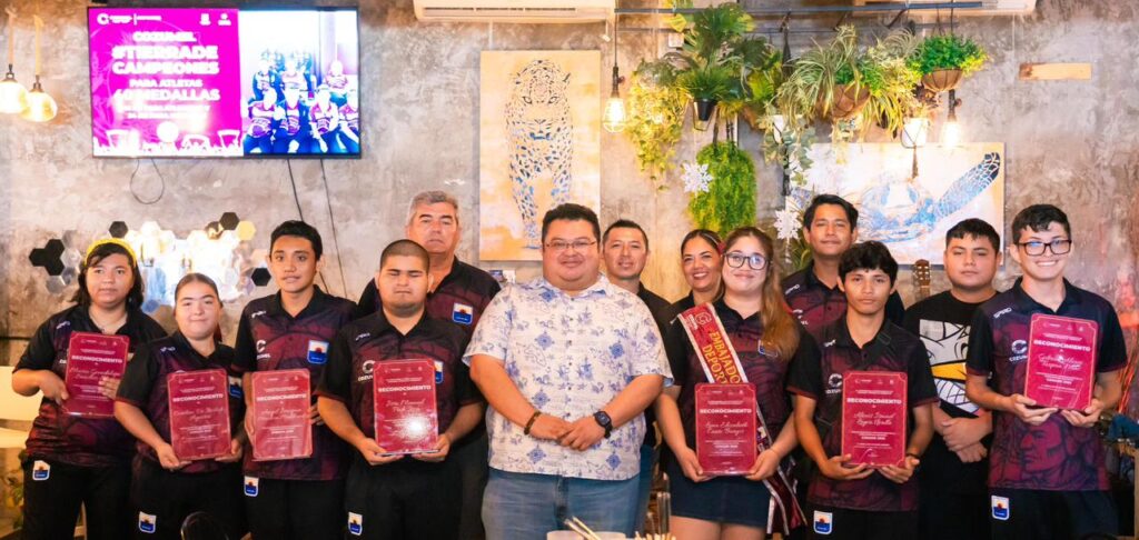Gobierno municipal reconoce a para atletas cozumeleños su esfuerzo, disciplina y constancia