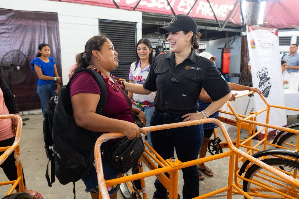 Estefanía Mercado lleva la “Chambamanía” a la colonia Luis Donaldo Colosio con todos los servicios municipales completamente gratuitos