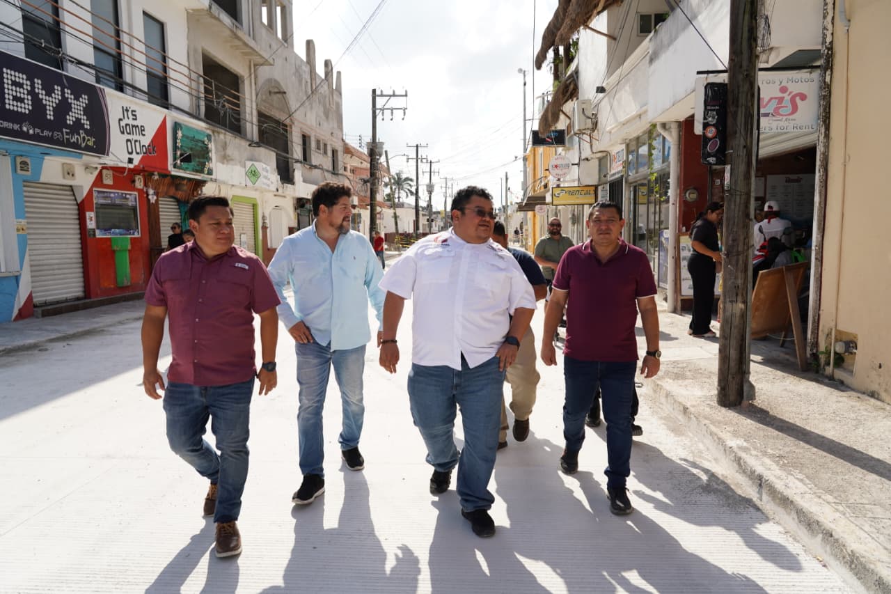 Supervisa Chacón Méndez obras de mejora vial en Plaza del Sol y la 10ª Avenida