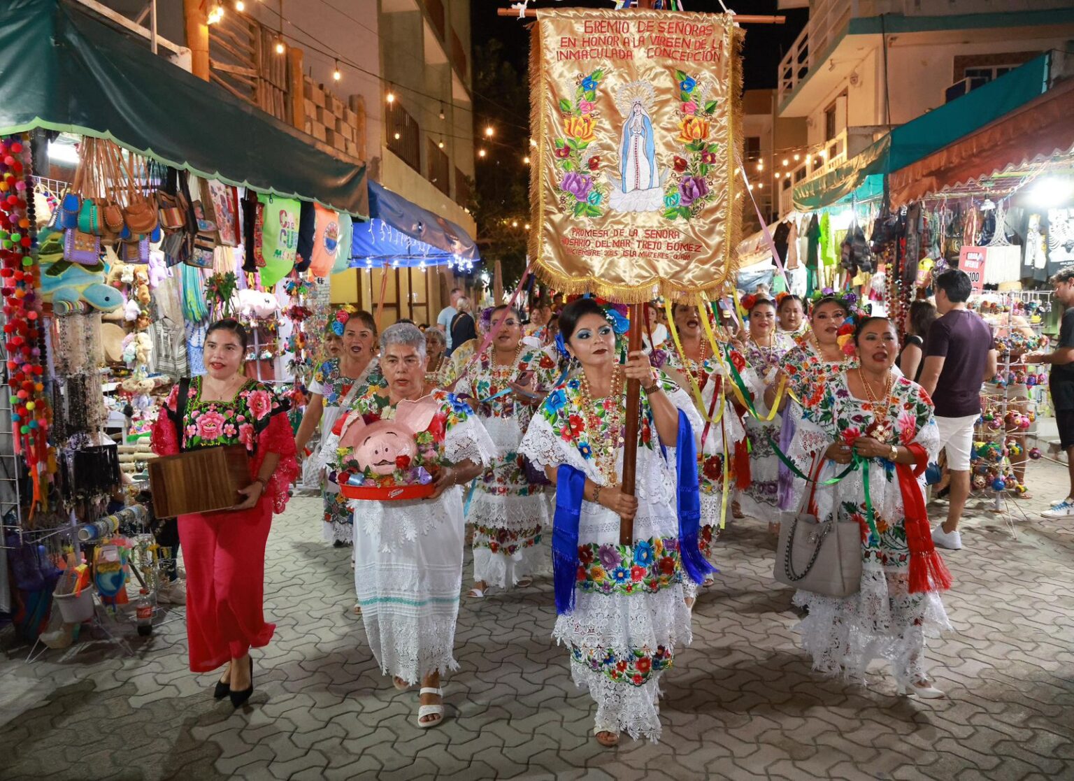 Gremio de las Señoras fortalece tradición e identidad isleña en las Fiestas Patronales de Isla Mujeres