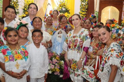 Atenea Gómez Ricalde encabeza la tradicional Vaquería en Honor a la Virgen de la Inmaculada Concepción en Isla Mujeres