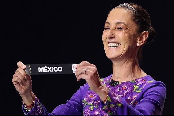 Mundial Social Además, en México se llevará a cabo el Mundial Social 2026, a través de 177 Fiestas México 2026; 5 mil actividades y rutas; la realización de tres Récords Guinness. Acciones dentro del programa Nuestra grandeza cultural; 74 Mundialitos y copas de distintas categorías; mil 483 actividades de Vive saludable, juega feliz; un mundialito de robótica. Asimismo, 4 mil 208 recuperaciones de canchas y rescate de espacios públicos; así como 10 mil 631 murales de arte urbano.