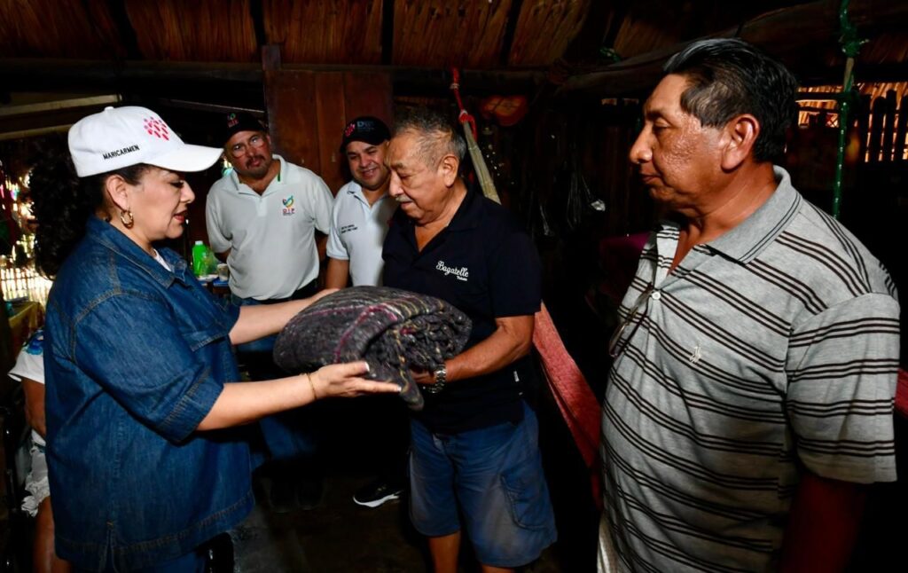 Con el respaldo de la Presidenta Municipal Mary Hernández, DIF fortalece acciones de abrigo y atención social en la zona maya