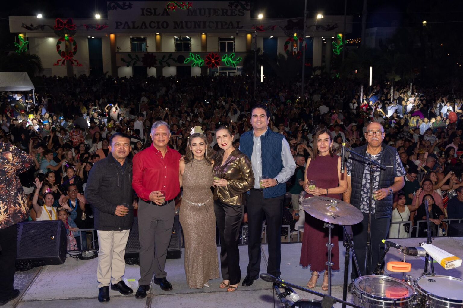 Isla Mujeres despide el 2025 en el Gran Baile de Año Nuevo