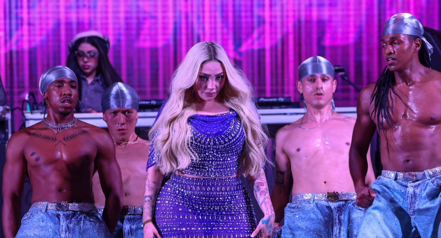 Bellakath congrega a más de 20 mil personas en el primer concierto del Carnaval de Playa del Carmen 2026