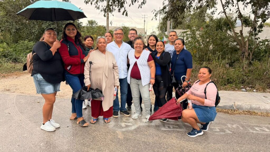 Pepe Aguilar consolida con su experiencia cercanía ciudadana en la ruta de la Transformación de Isla Mujeres 