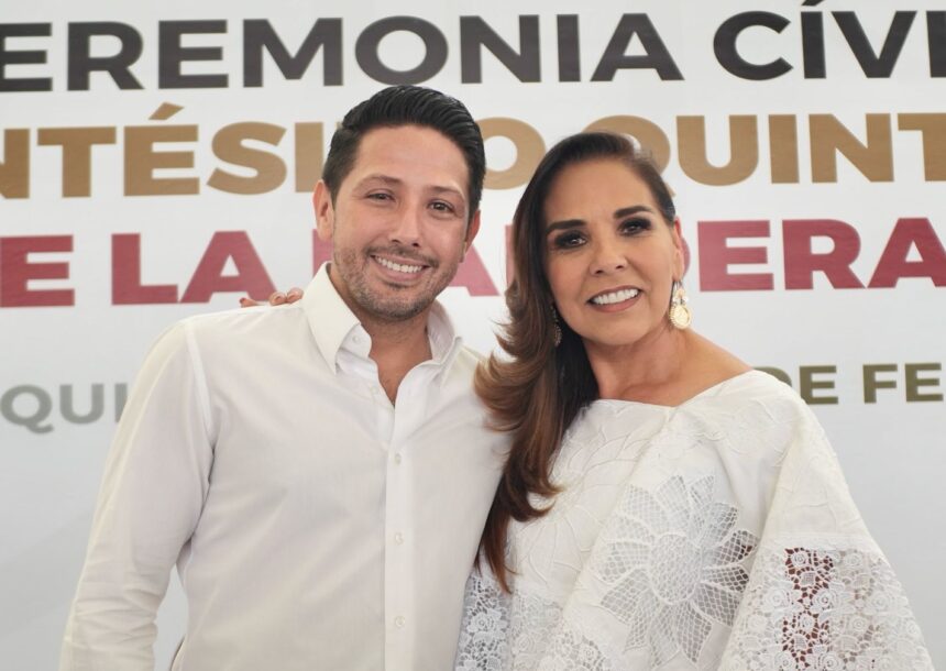 Renán Sánchez Tajonar acompaña a la Gobernadora Mara Lezama en el Día de la Bandera