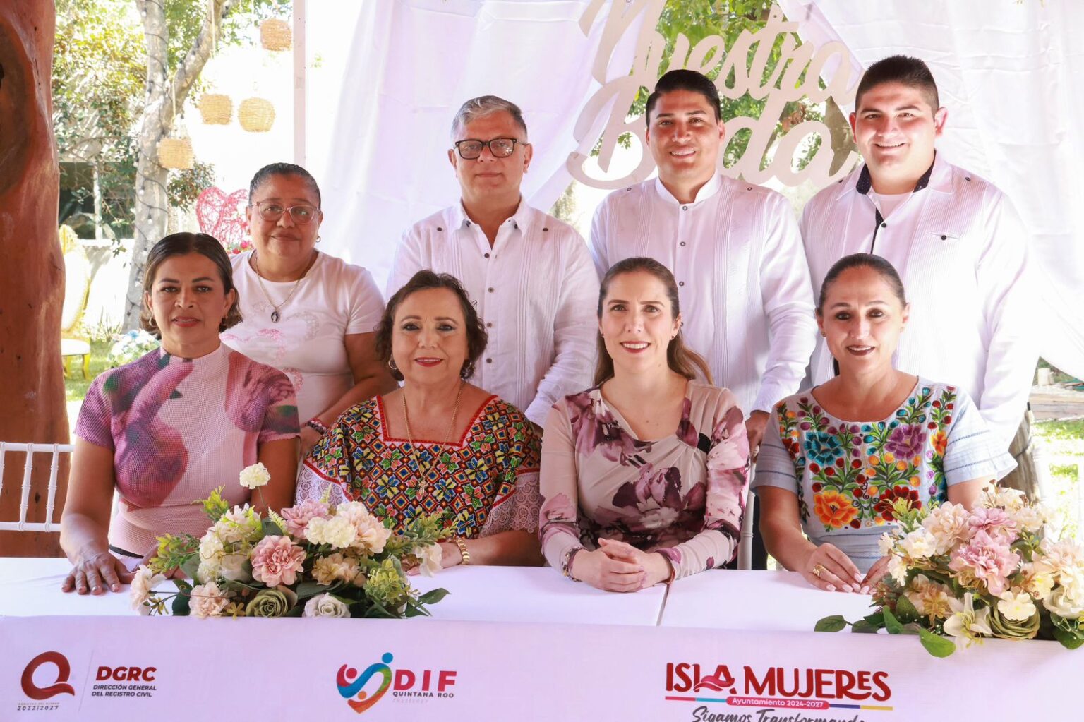 DIF de Isla Mujeres cumple el sueño de parejas isleñas en las Bodas Colectivas