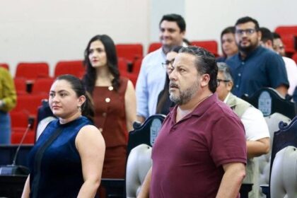 Congreso aprueba iniciativa de Jorge Sanén para actualizar la Ley de Profesiones con enfoque de igualdad e inclusión