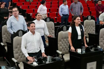 Renán Sánchez Tajonar resalta aprobación de iniciativa para fomentar la adopción responsable y regular la venta de animales en Quintana Roo