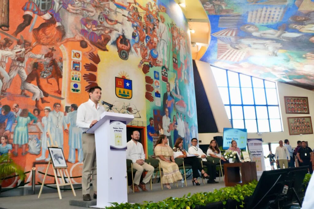 Presentan libro “Tulum, Tierra y Manglar” en el Congreso del Estado