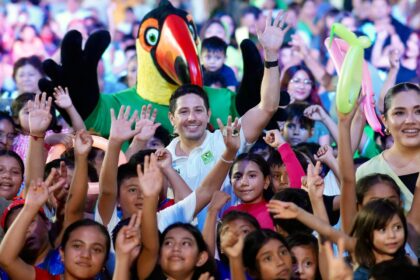 Renán Sánchez Tajonar celebra con más de mil 800 cozumeleños el Día de la Niña y el Niño