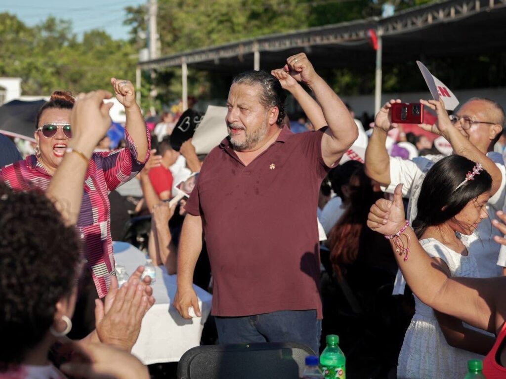 Celebran al Presidente Sanén miles de Cancunenses
