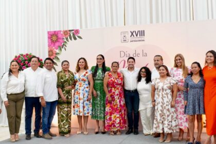Renán Sánchez Tajonar reconoce a las madres como pilar de las familias y motor del desarrollo social