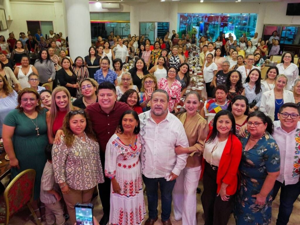 Sanén celebra en grande a madres Cancunenses