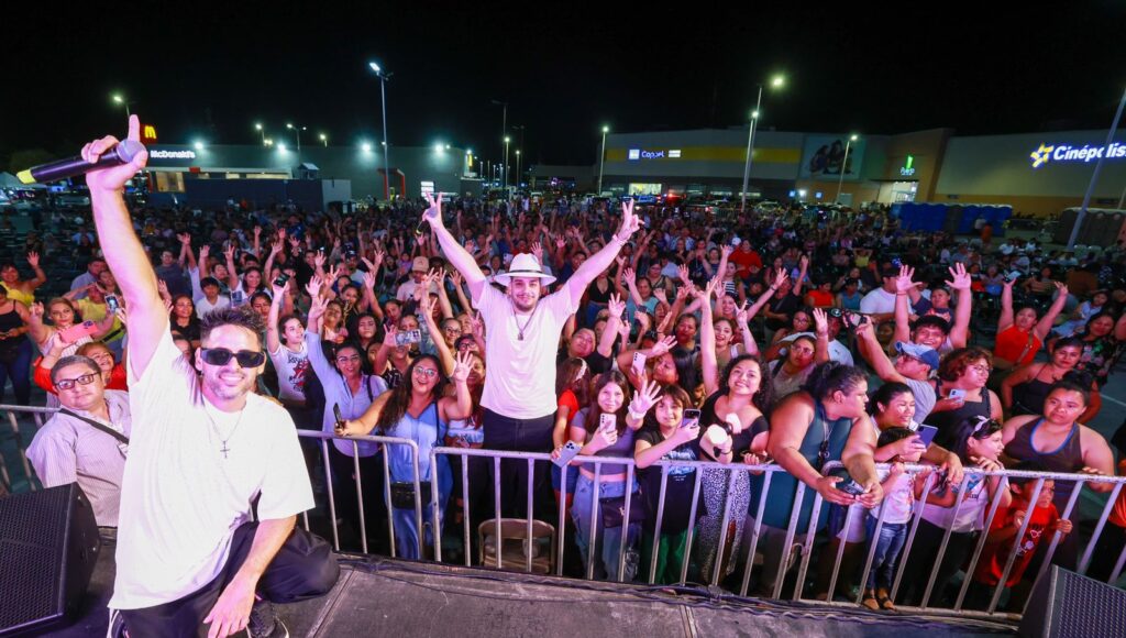 Gobierno de Estefanía Mercado celebra en grande a las mamás de Playa del Carmen
