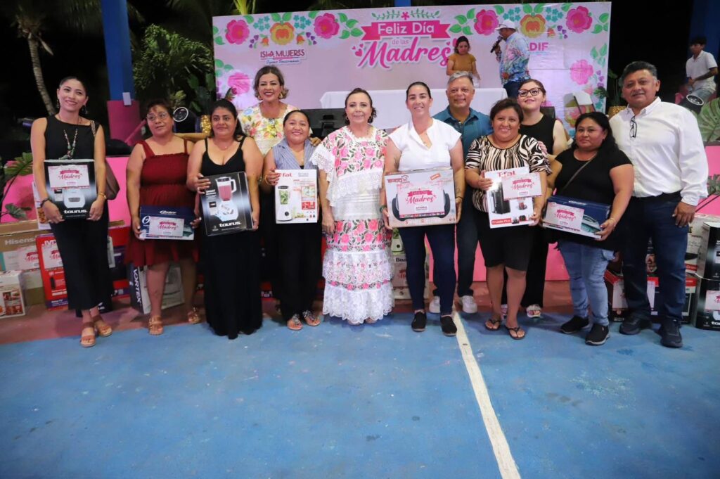Pepe Aguilar fortalece en territorio el compromiso con la transformación de Isla Mujeres
