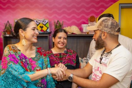 Estefanía Mercado inaugura la tienda “Hecho en Playa” en la estación del Tren Maya