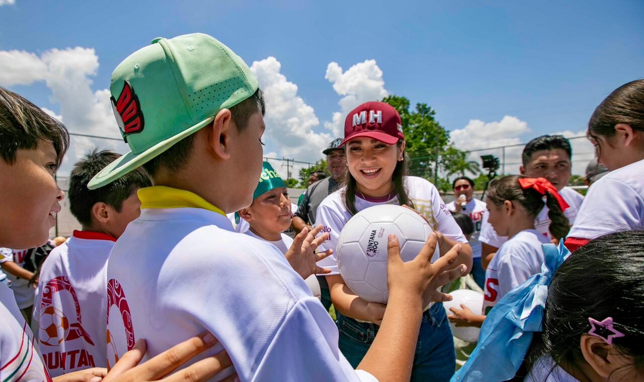 De manera simultánea: Mara Lezama y Mary Hernández entregan canchas del Mundial Social 2026 en Felipe Carrillo Puerto