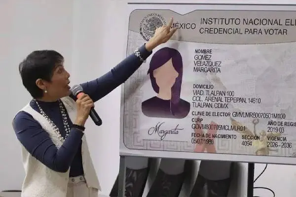Presenta INE nueva Credencial para Votar con mayor seguridad