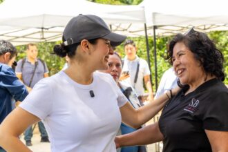 Lleva Estefanía Mercado identidad, salud y certeza jurídica a familias de Los Pájaros con el programa “Tu identidad sin tanto choro”