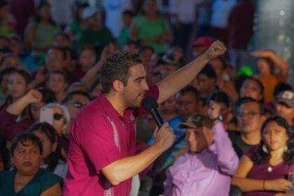 Gino Segura refrenda la unidad de Morena con recorrido y asambleas informativas en Bacalar
