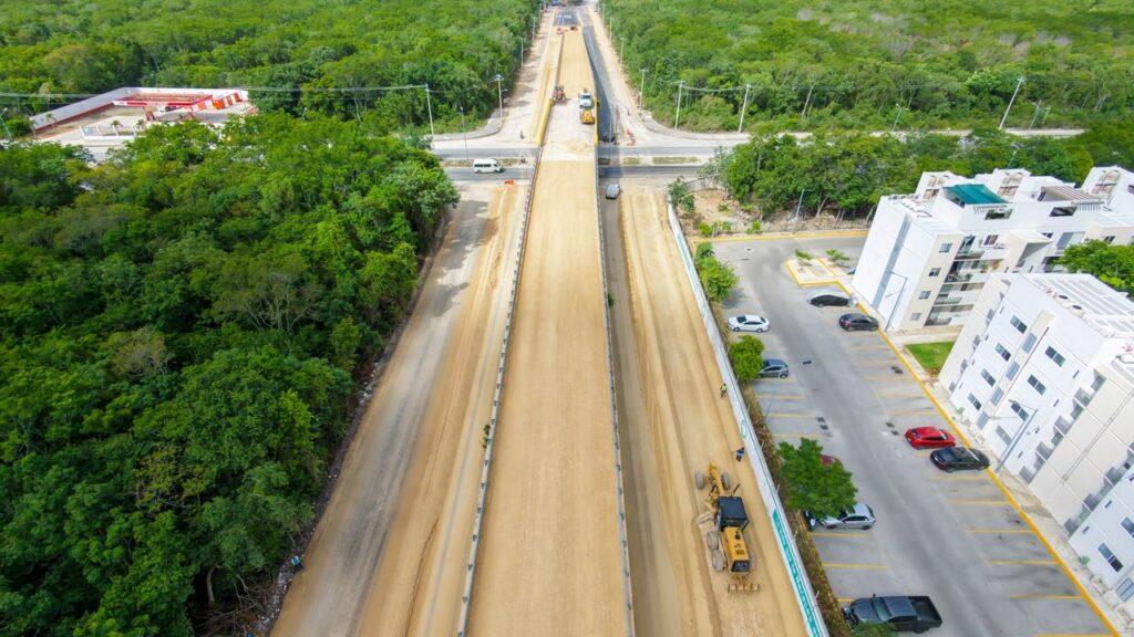 Supervisa Estefanía Mercado obras de repavimentación en puente vehicular y la avenida Flor de Ciruelo