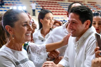 Renán Sánchez Tajonar acompaña a la presidenta Claudia Sheinbaum en su gira por Quintana Roo